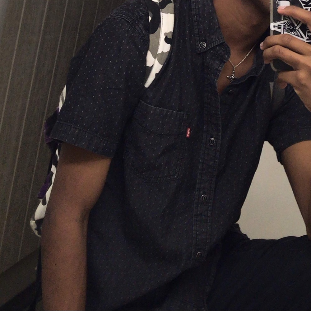 Short sleeve black button up